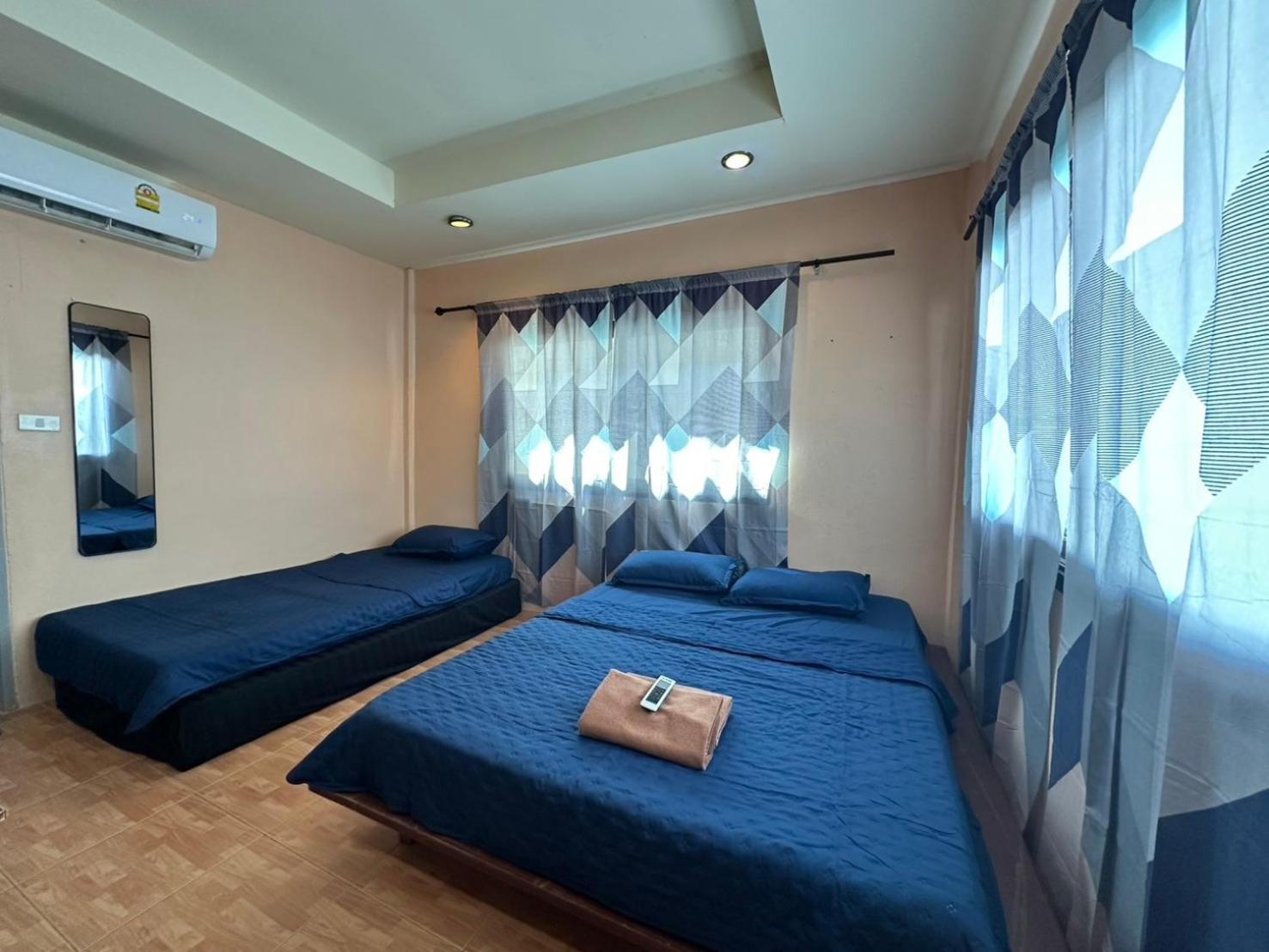 The Wave Haad Rin Hostel Room photo